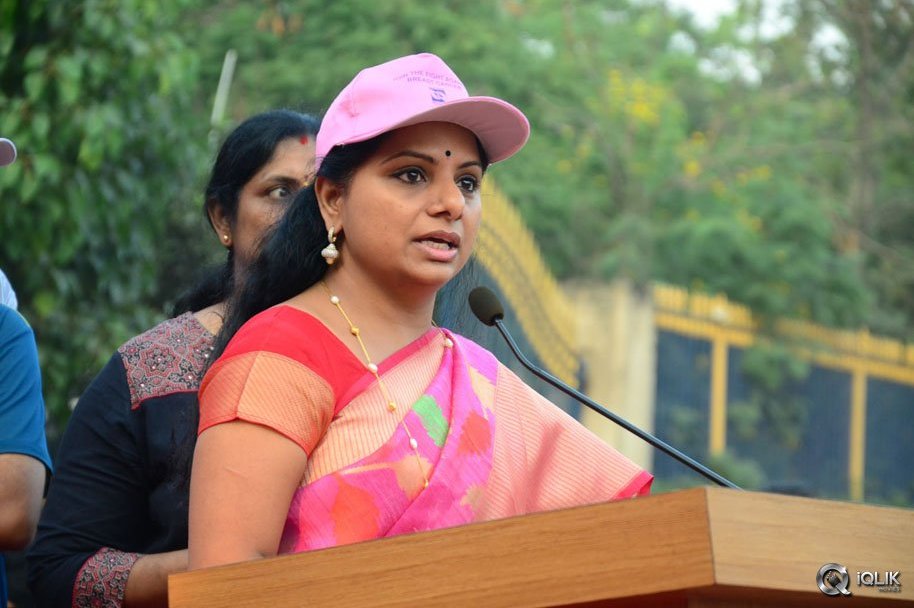 Celebs-At-Breast-Cancer-Awareness-Walk